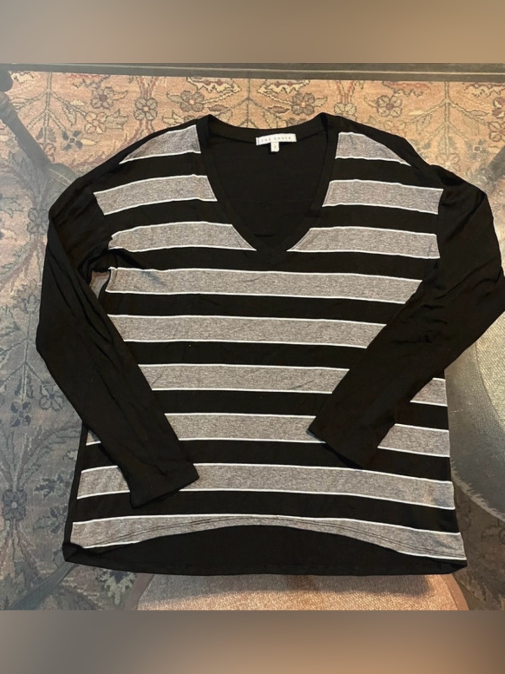 Red Haute Gray Striped V- Neck Top Women’s Medium Long-sleeve Casual Chic